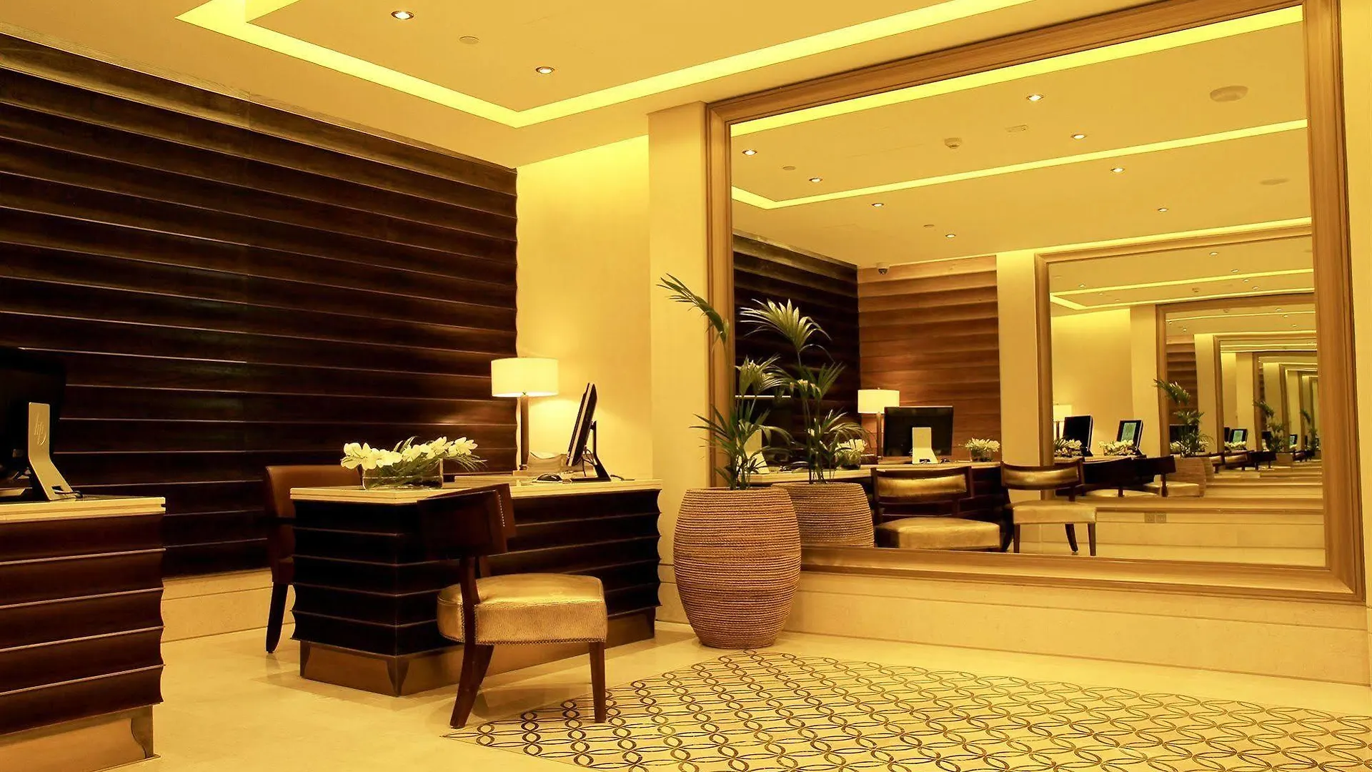 Eastern Mangroves Suites By Jannah Abu Dzabi 4*,
